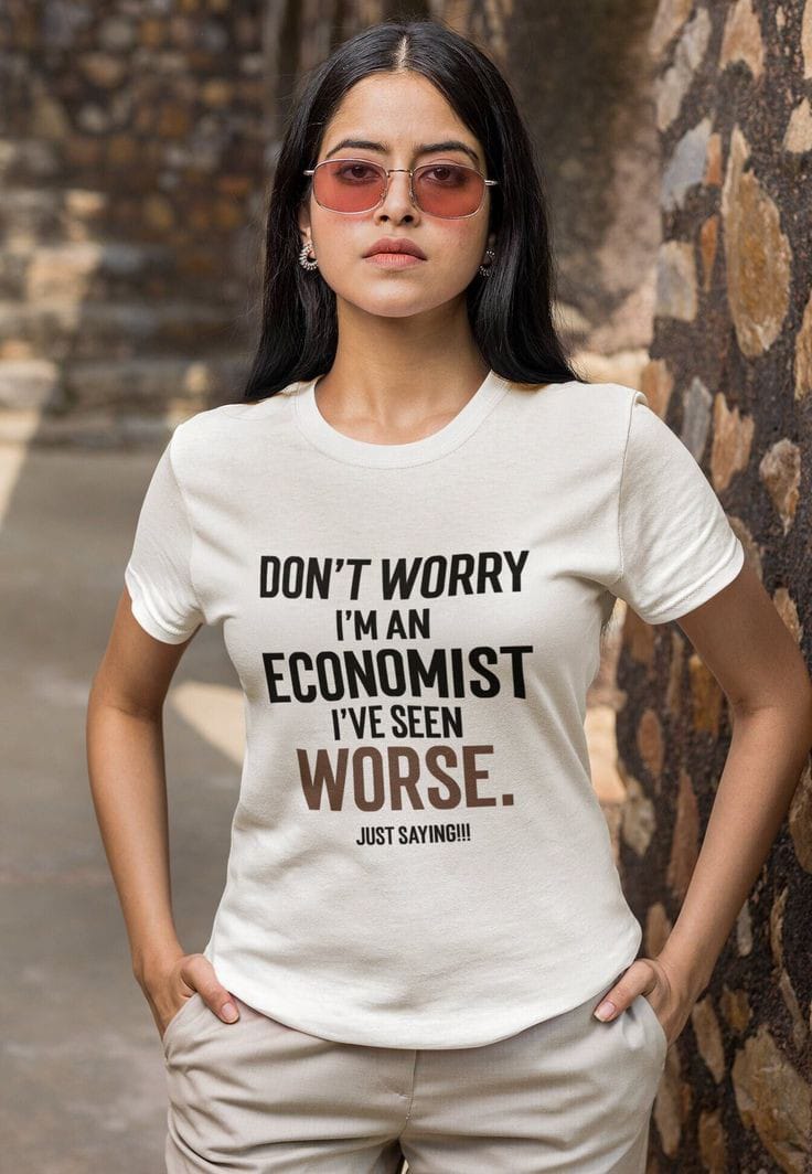 Unisex Short Sleeve T-shirt: I'M AN ECONOMIST Unisex Short Sleeve T-shirt: I'M AN ECONOMIST